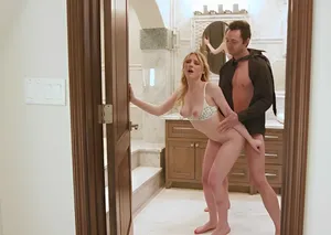 Cô giáo ngực đẹp Quảng Châu mắt ngây ngất không chịu nổi đeo kính bú cu rồi địt