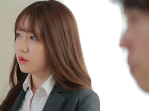 Học hội họa, thanh niên số hưởng được cô bạn tự nguyện làm người mẫu