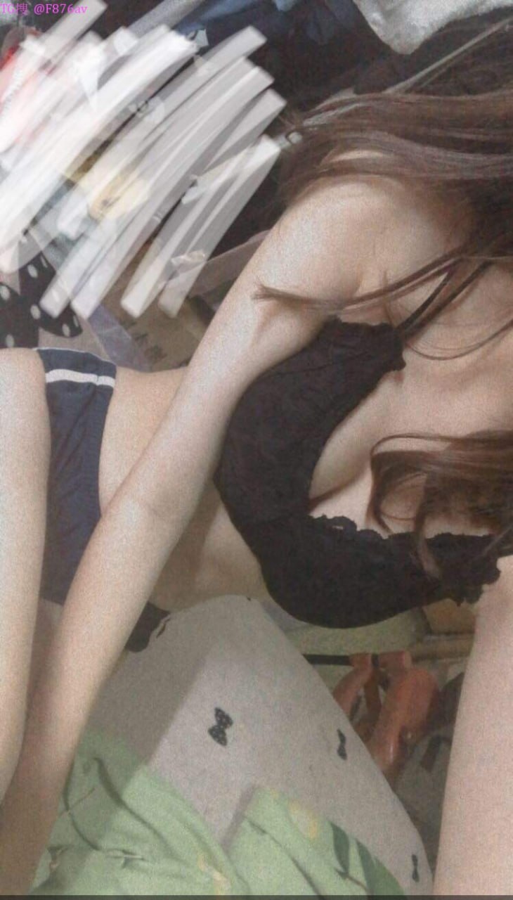 Vay tiền ít tiền mà bạn đòi địt vợ mình xong mới cho